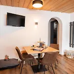 Mountainlodge Tirol شقة بيروانغ
