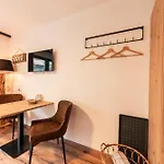 Mountainlodge Tirol شقة بيروانغ